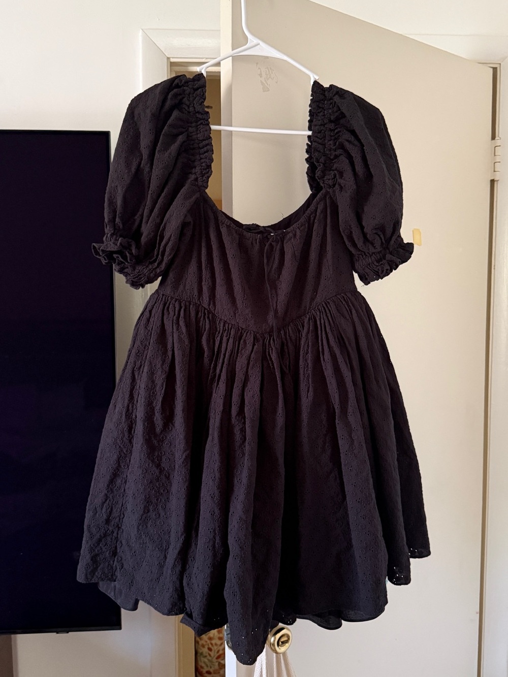 Selkie Black Puff-Sleeve Eyelet Dress M euc